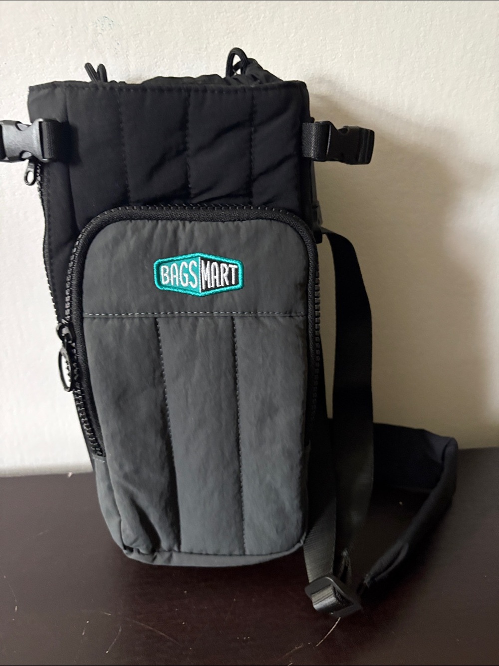 Bagsmart Walker 32oz - 64oz Expandable Water Bottle Sling Bag - Black
